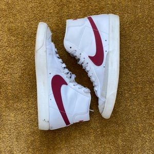 Nike Blazers - Habanero Red